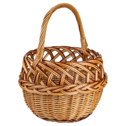 Poland is famous for hand made willow baskets. This is a tradition in areas of the country where willow grows wild and is very much a village and family industry. Beautifully crafted and sturdy, these baskets can last a generation. Perfect for Easter, pic