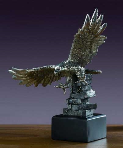 11" Flying Eagle Statue - Figurine