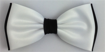 936 Regular white on black bow