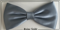 Silk bow in solid colour