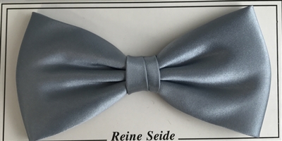 Silk bow in solid colour