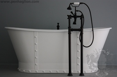 <br>'The Charterhouse' 68" Cast Iron French Bateau Tub with Riveted Straps plus Drain<BR>