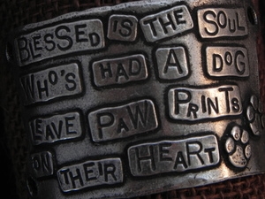 American Pewter Leather Cuff Plate BLESSED IS THE SOUL WHOS HAD A DOG LEAVE PAW PRINTS ON THEIR HEART