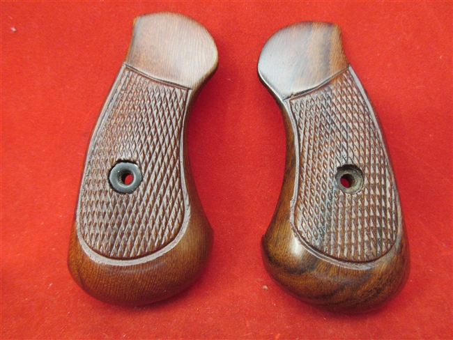 Armscore 206 Grip Set, Checkered Wood