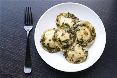 Gluten Free Large Round Spinach and Cheese Ravioli