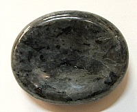 HO5-09 WORRY STONE IN LARVIKITE