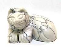 S1-101-14 STONE CAT LAYING IN HOWLITE