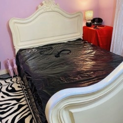 Misfitz black glossy PVC single bed sheet