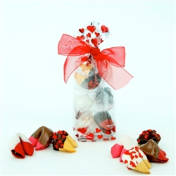 This adorable valentine has 6 assorted chocolate covered cookies in our most popular valentine flavors!