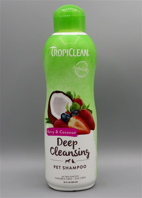 TropiClean Deep Cleaning Berry & Coconut Dog & Cat Shampoo, 20-oz bottle