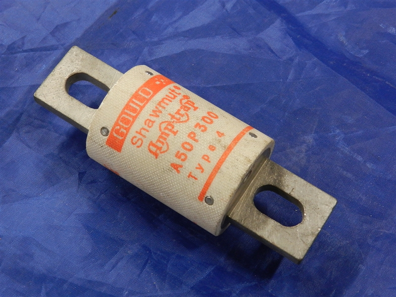 A50P300-4-S Mersen Ferraz Shawmut Amp-Trap 500V 300A Fast Acting Semiconductor Fuse