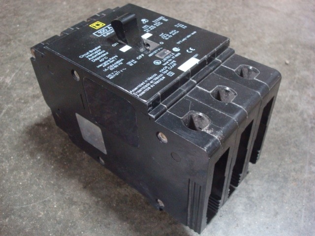 EGB34100 (R) SQUARE D CIRCUIT BREAKER