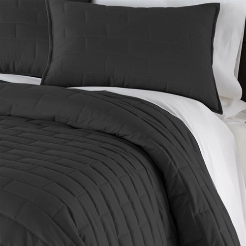 Twin/Twin XL Modern Brick Stitch Microfiber Reversible 3 Piece Comforter Set in Black