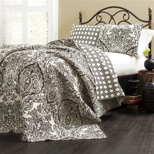 King size 3-Piece Cotton Quilt Set in Black White Damask