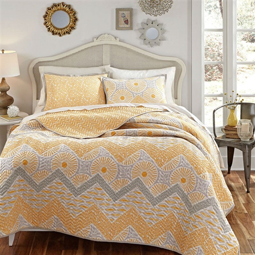 Full / Queen 3 Piece Geometric Sunset Oversized Cotton Quilt Set