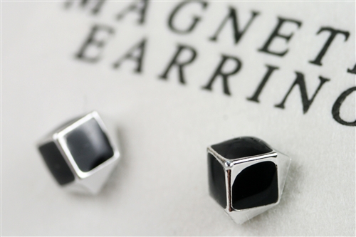 MAGNETIC EARRING / ME 001 ( CUBIC )