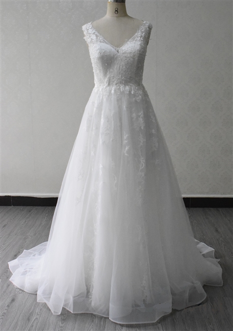 SHAYLA | Sleeveless Low V Appliques Sweetheart A-Line with Lace Underlayer