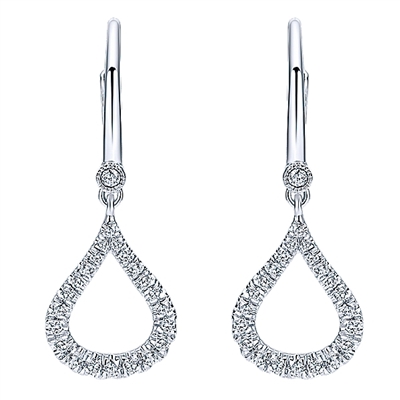 Delicately hanging from 14k white gold, dazzling diamonds glisten in this luxurious classic in this hanging daimond drop earrings.