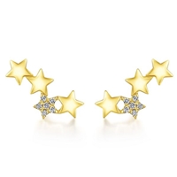 This 14k yellow gold diamond star stud earring comes with round brilliant diamonds.