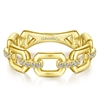 This 14k yellow gold diamond link ring features 0.10 carats of diamonds.