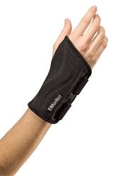 Mueller Sports Fitted Wrist Brace