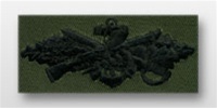 US Navy Subdued Embroidered Badge: Seabee Combat Warfare - Officer