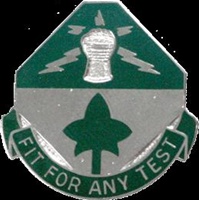 US Army Unit Crest: Special Troops Battalion 4th Infantry Division - MOTTO: FIT FOR ANY TEST