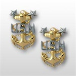 US Navy CPO Collar Device: E-9 Master Chief Petty Officer (MCPO) (Clutchback)