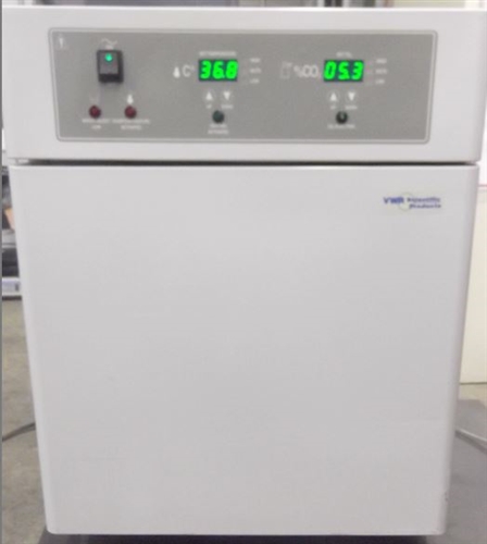 VWR 2310 Water Jacketed CO2 Incubator