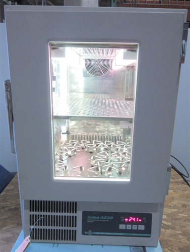 New Brunswick Innova 4230 Refrigerated Incubator Shaker