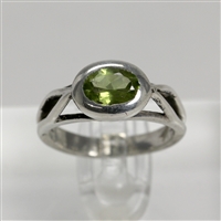 Lady's Sterling Silver Green Stone Ring - 5