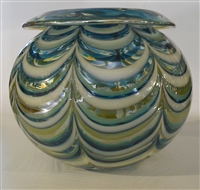 Daniel Lotton Bowl
â€‹Beautiful Blue, Aventurine Green, Aurene Gold
â€‹King Tut Pattern.
â€‹Size  6 by 7  Dated 2016  Signed Daniel Lotton
â€‹Great for the new collector or  to use as a gift.
â€‹