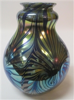 David Lotton Art Glass Bowl
Threaded Web Silver Aurene
Milk Glass Interior
Size 5.75 by 4.5
Signed David Lotton Dated 2016