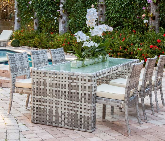 Savelli Modern Outdoor Dining