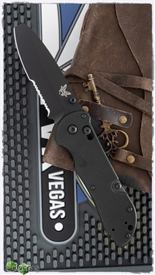 Benchmade Triage AXIS Lock Knife Black G-10, Black Serrated N680