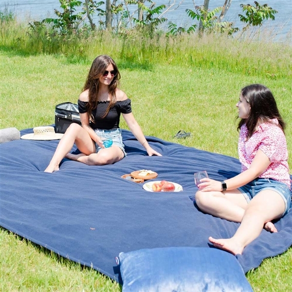 Custom fleece picnic blankets made in America, from our super soft fleece.