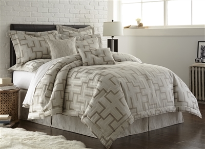 Austin Horn En' Vogue Maze Platinum Grey 4-piece Luxury Comforter Set