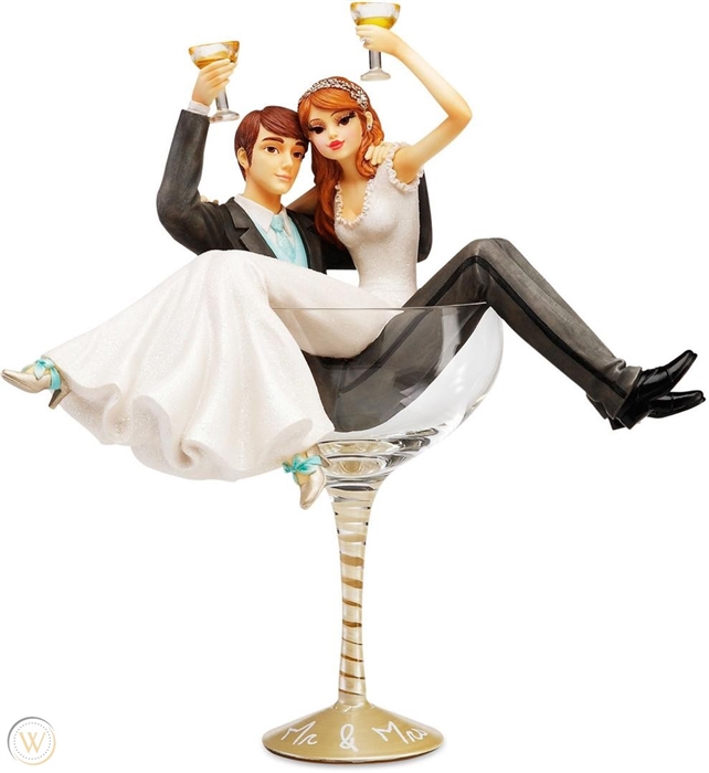 Mr & Mrs Wedding Couple in Champagne Glass