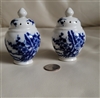 Porcelain URN salt and pepper shaker Japan