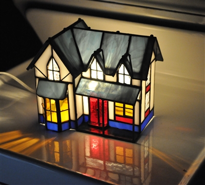 Stained glass house accent lamp