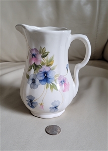 Empress Pitcher pansy dÃ©cor from Staffordshire
