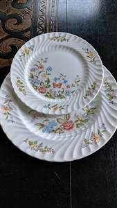 AYNSLEY Cottage Garden porcelain plates set of two
