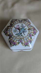 Heritage House Valentine Serenades music box 1992