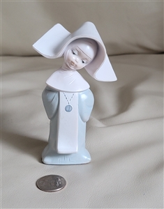 Depose Italy Simonetti Nun figurine 823 spider