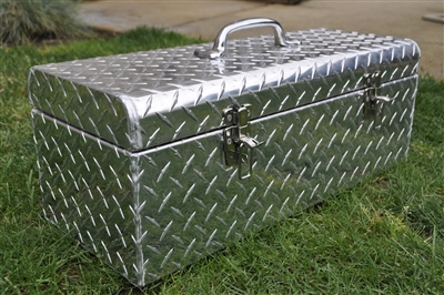 Diamond plate large toolbox