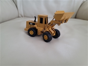 1994 ERTL 950F Caterpillar 1/64 scale die cast