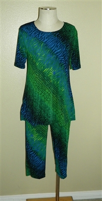 Short Sleeve Capri Set - green diagonal tie dye print - poly/spandex