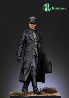 German Officer in WWII, 90mm resin full figure