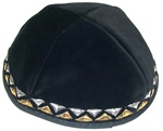 Velvet kippah in black with beautiful gold and silver stitched design