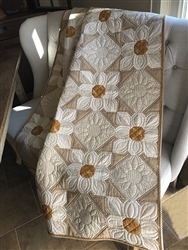 Beehive Cotton Daisies Quilt Kit